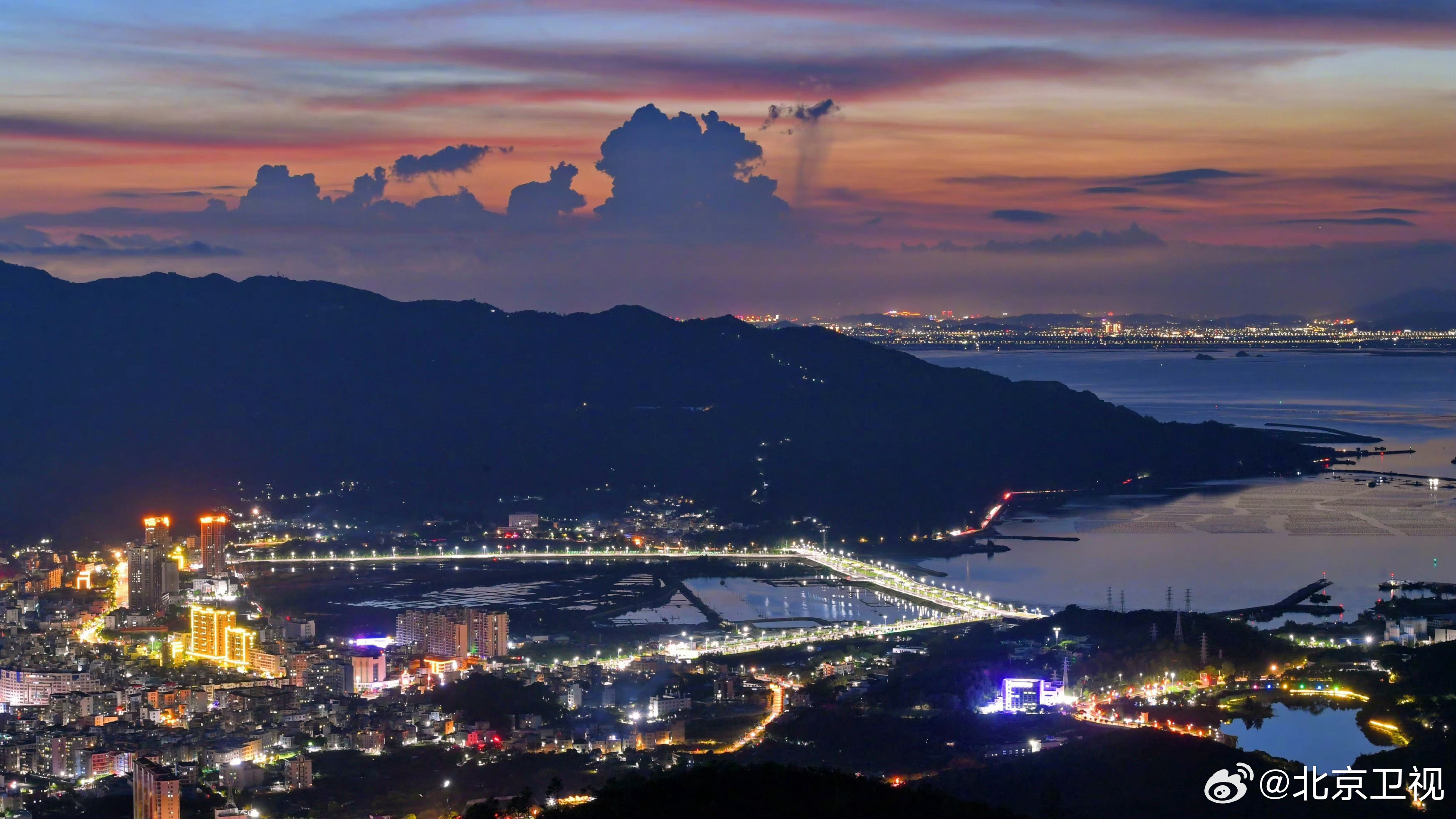 粤地风华赋，南疆沃野山水情